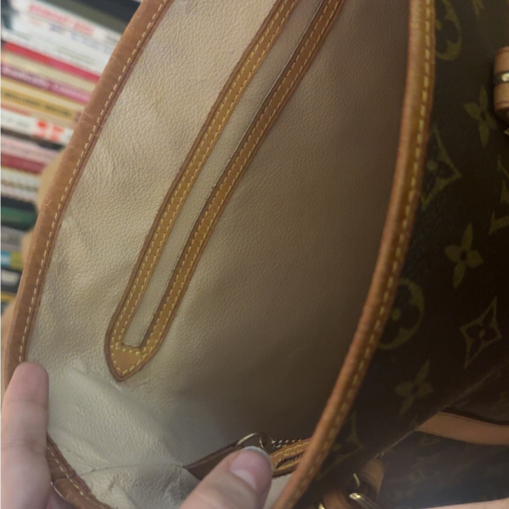 Louis Vuitton Bucket Monogram Shoulder Bag - Picture 9 of 17